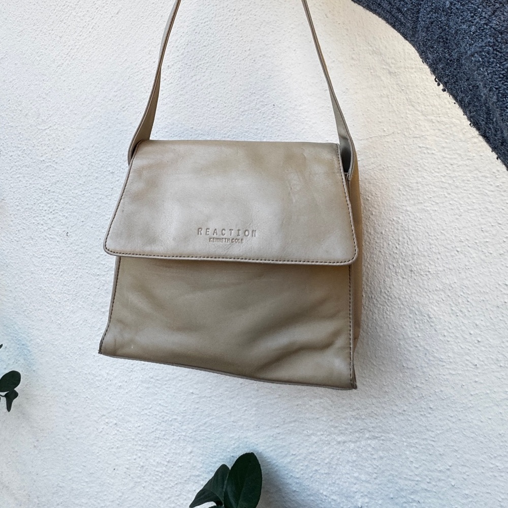 Beige vintage Kenneth Cole Reaction purse